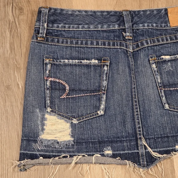 American Eagle Outfitters denim mini skirt 4 distressed - Picture 6 of 8